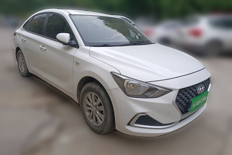 Used Hyundai Celesta 2020 1.6L Automatic GL Enjoyable Edition Front Right 45 Deg