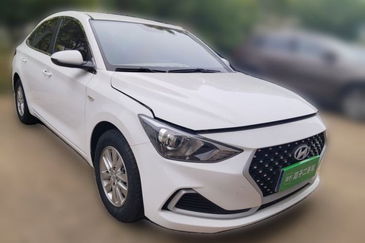 Used Hyundai Celesta 2020 1.6L Automatic GL Enjoyable Edition Front Right 45 Deg