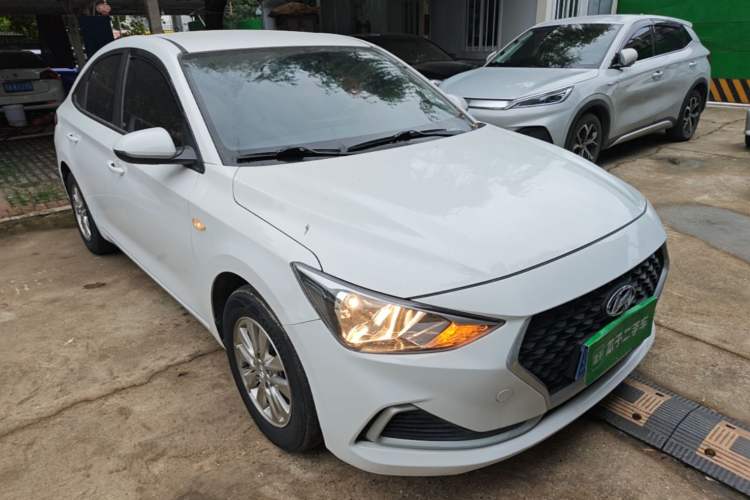 Used Hyundai Celesta 2020 1.6L Automatic GL Enjoyable Edition Front Right 45 Deg