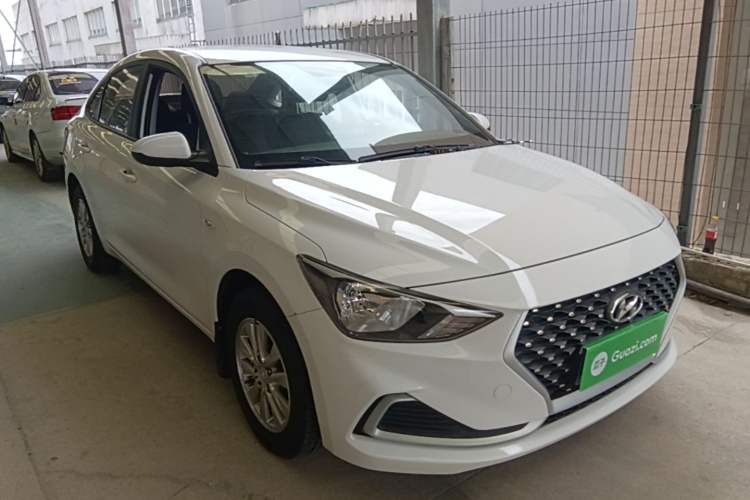 Used Hyundai Celesta 2020 1.6L Automatic GL Enjoyable Edition Front Right 45 Deg
