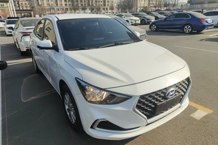 Used Hyundai Celesta 2020 1.6L Automatic GL Enjoyable Edition Front Right 45 Deg