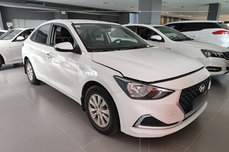 Used Hyundai Celesta 2020 1.6L Automatic GL Enjoyable Edition Front Right 45 Deg