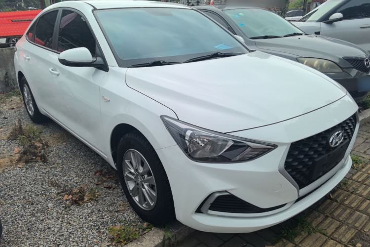 Used Hyundai Celesta 2020 1.6L Automatic GL Enjoyable Edition Front Right 45 Deg
