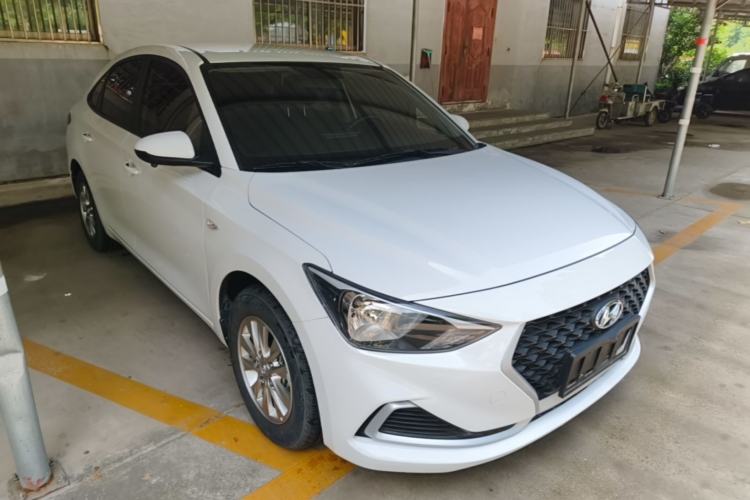 Used Hyundai Celesta 2020 1.6L Automatic GL Enjoyable Edition Front Right 45 Deg