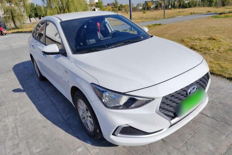 Used Hyundai Celesta 2020 1.6L Automatic GL Enjoyable Edition Front Right 45 Deg