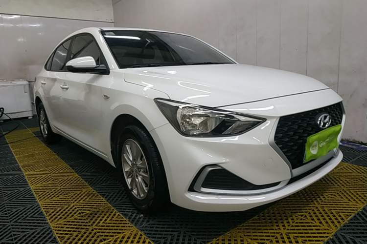 Used Hyundai Celesta 2020 1.6L Automatic GL Enjoyable Edition Front Right 45 Deg