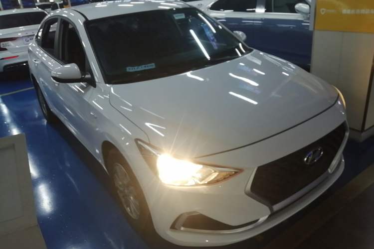 Used Hyundai Celesta 2020 1.6L Automatic GL Enjoyable Edition Front Right 45 Deg