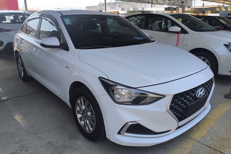 Used Hyundai Celesta 2020 1.6L Automatic GL Enjoyable Edition Front Right 45 Deg