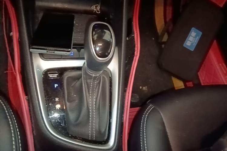 Used Hyundai Celesta 2020 1.6L Automatic GL Enjoyable Edition Gear Lever