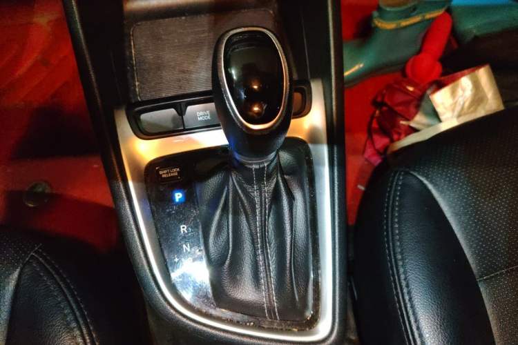 Used Hyundai Celesta 2020 1.6L Automatic GLS Value Edition Gear Lever