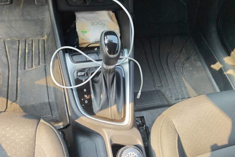 Used Hyundai Celesta 2020 1.6L Automatic GL Enjoyable Edition Gear Lever