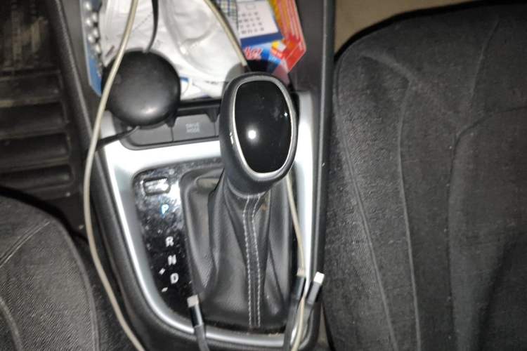 Used Hyundai Celesta 2020 1.6L Automatic GL Enjoyable Edition Gear Lever