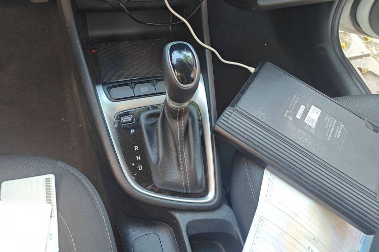 Used Hyundai Celesta 2020 1.6L Automatic GL Enjoyable Edition Gear Lever
