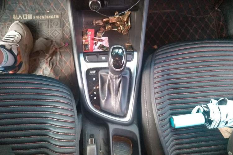 Used Hyundai Celesta 2020 1.6L Automatic GL Enjoyable Edition Gear Lever