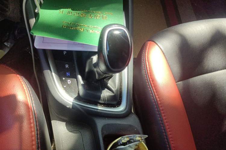 Used Hyundai Celesta 2020 1.6L Automatic GL Enjoyable Edition Gear Lever