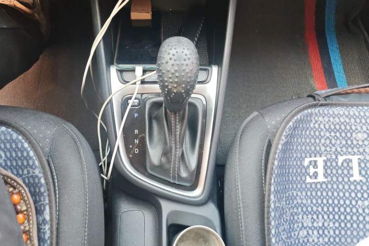 Used Hyundai Celesta 2020 1.6L Automatic GL Enjoyable Edition Gear Lever