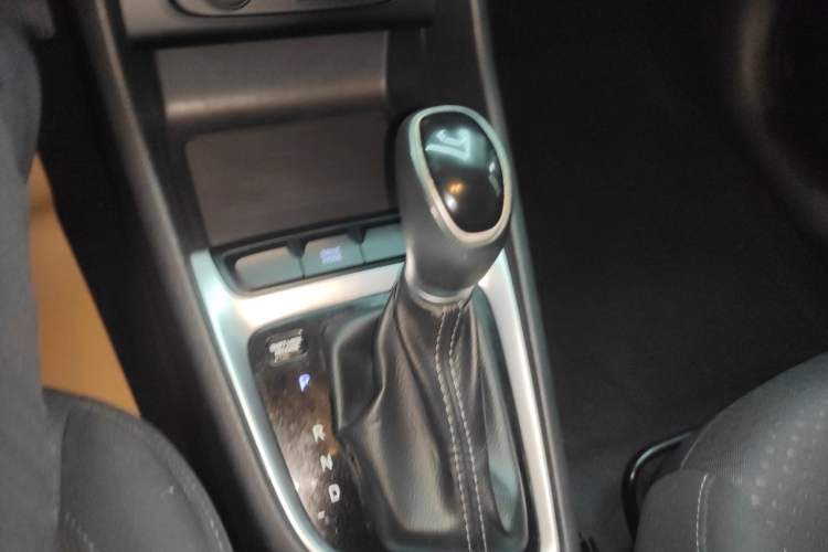 Used Hyundai Celesta 2020 1.6L Automatic GL Enjoyable Edition Gear Lever