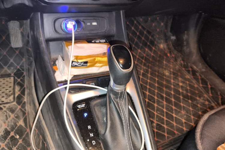 Used Hyundai Celesta 2020 1.6L Automatic GL Enjoyable Edition Gear Lever