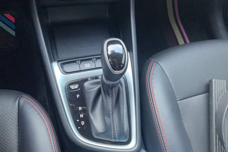 Used Hyundai Celesta 2020 1.6L Automatic GL Enjoyable Edition Gear Lever