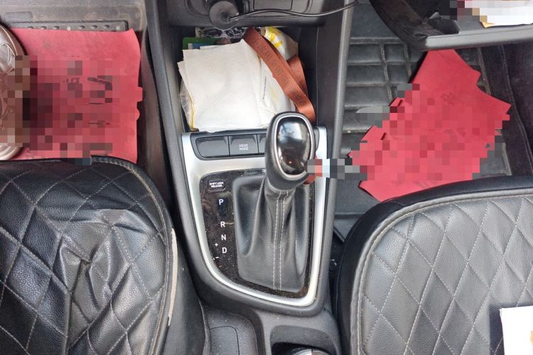 Used Hyundai Celesta 2020 1.6L Automatic GL Enjoyable Edition Gear Lever