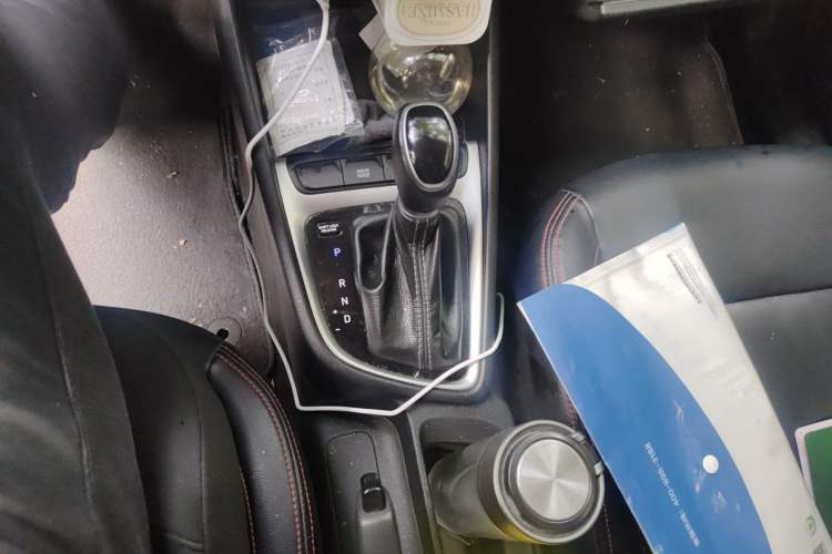 Used Hyundai Celesta 2020 1.6L Automatic GL Enjoyable Edition Gear Lever