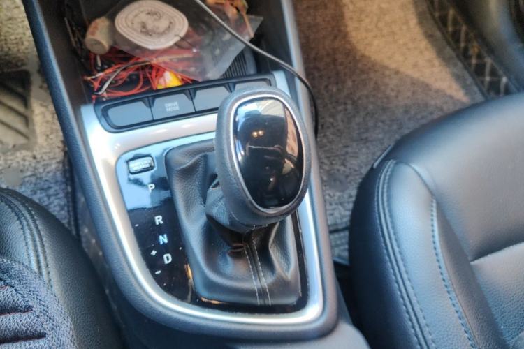 Used Hyundai Celesta 2020 1.6L Automatic GL Enjoyable Edition Gear Lever