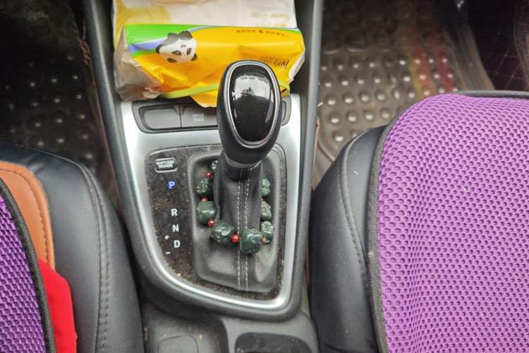 Used Hyundai Celesta 2020 1.6L Automatic GL Enjoyable Edition Gear Lever