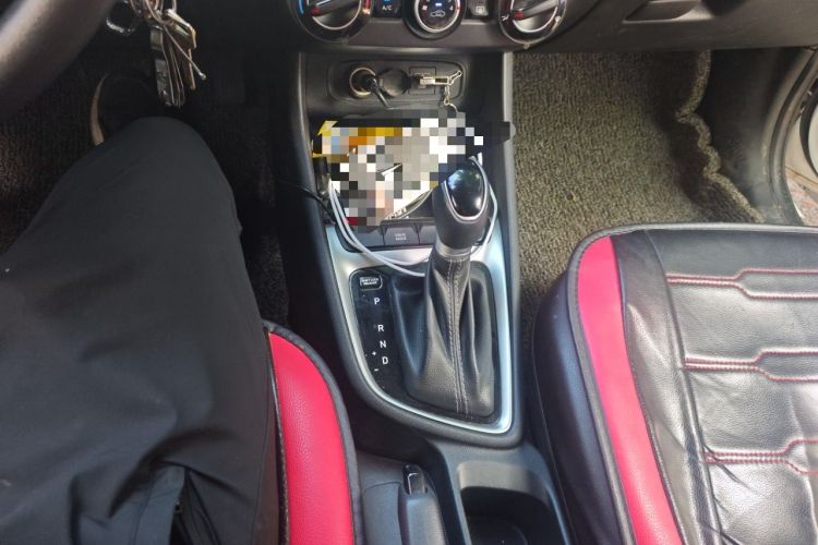 Used Hyundai Celesta 2020 1.6L Automatic GL Enjoyable Edition Gear Lever