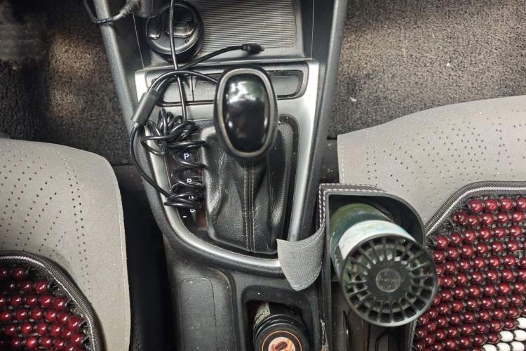 Used Hyundai Celesta 2020 1.6L Automatic GL Enjoyable Edition Gear Lever