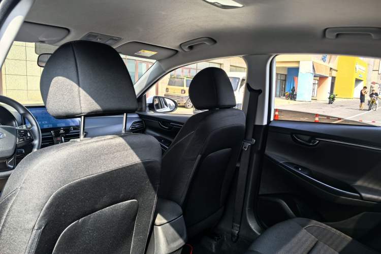 Used Hyundai Celesta 2020 1.6L Automatic GL Enjoyable Edition Headliner
