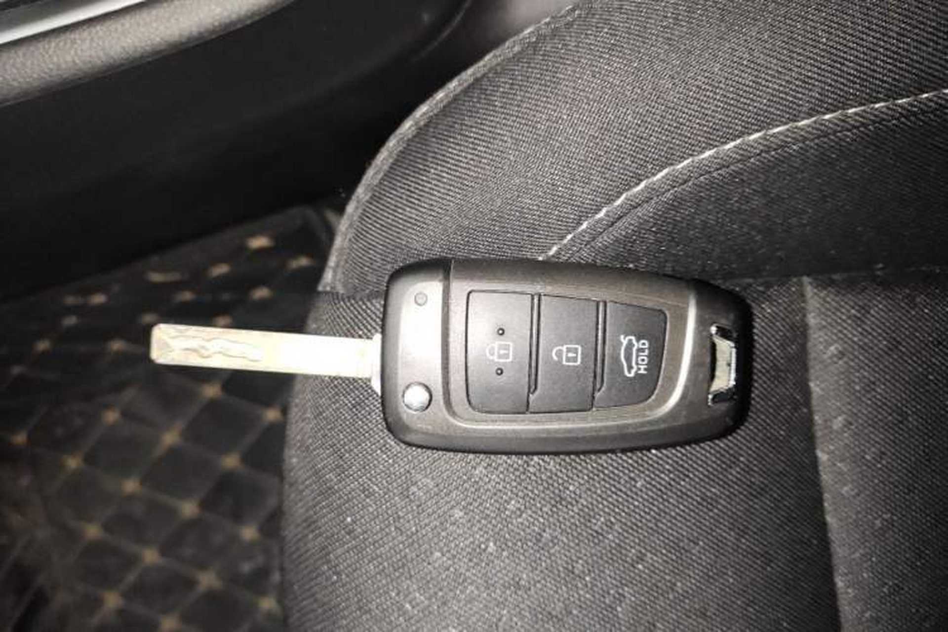 Used Hyundai Celesta 2020 1.6L Automatic GL Enjoyable Edition Interior 1