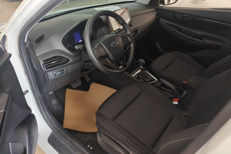 Used Hyundai Celesta 2020 1.6L Automatic GL Enjoyable Edition Interior 1