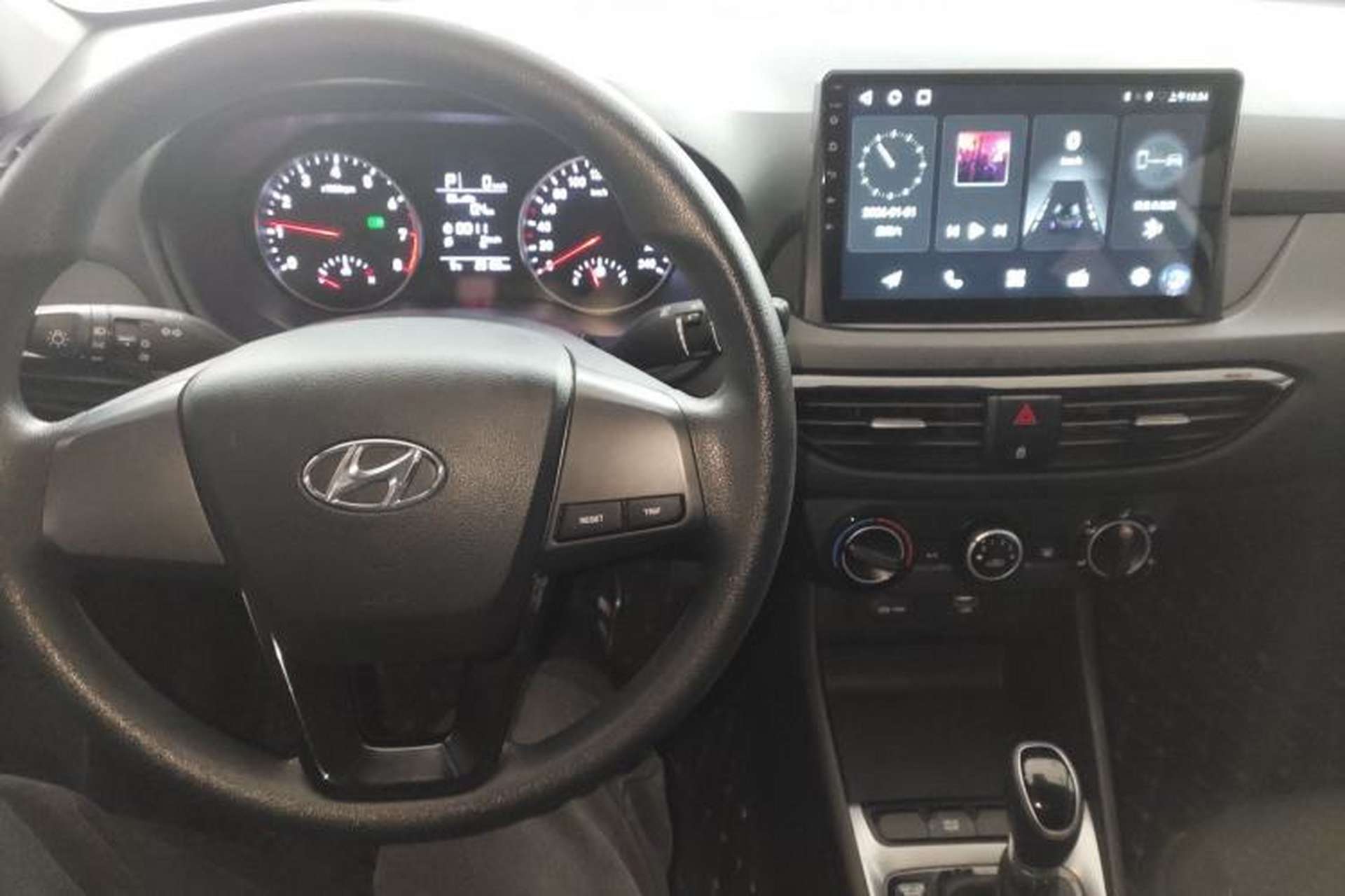 Used Hyundai Celesta 2020 1.6L Automatic GL Enjoyable Edition Interior 2