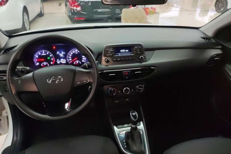 Used Hyundai Celesta 2020 1.6L Automatic GL Enjoyable Edition Interior 2
