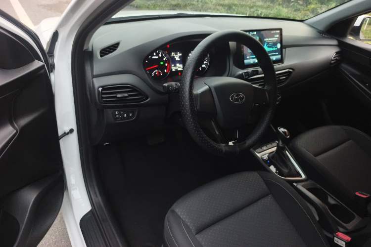Used Hyundai Celesta 2020 1.6L Automatic GL Enjoyable Edition Interior 2