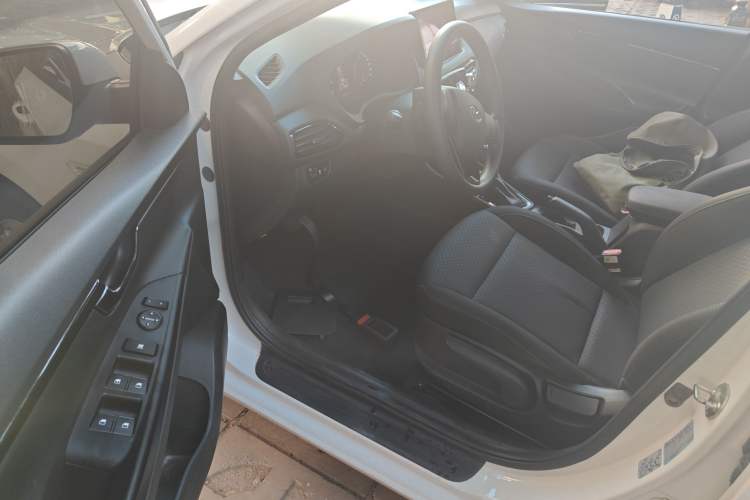 Used Hyundai Celesta 2020 1.6L Automatic GL Enjoyable Edition Interior 3