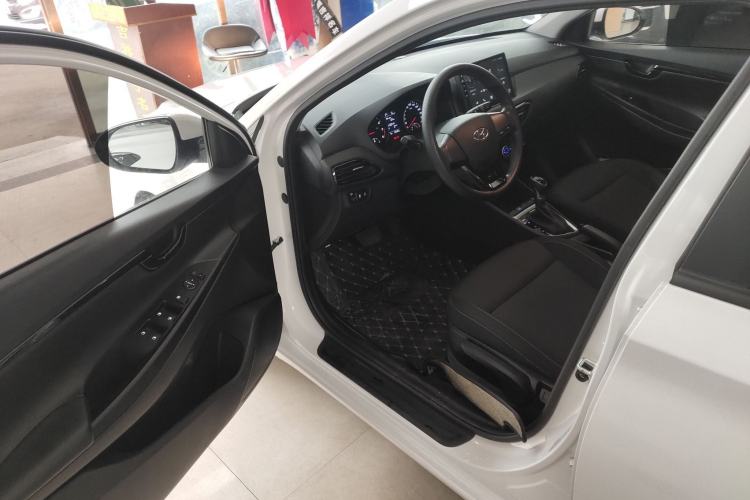 Used Hyundai Celesta 2020 1.6L Automatic GL Enjoyable Edition Interior 3