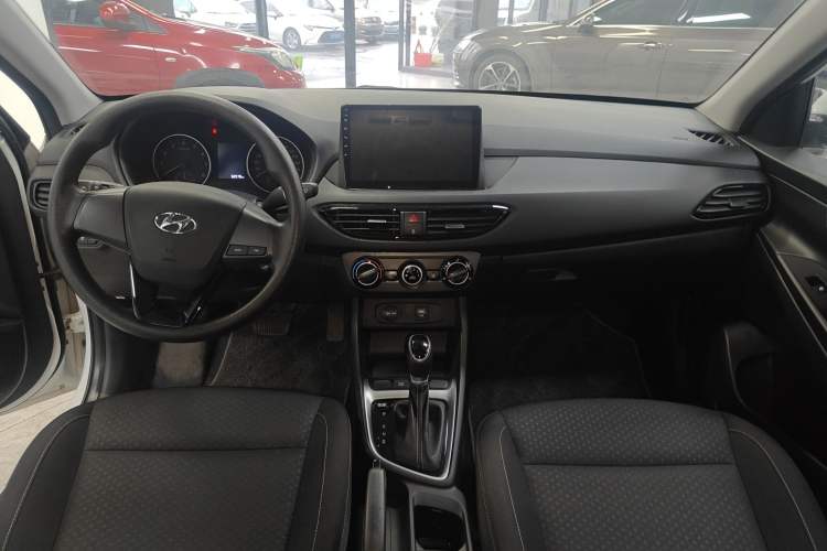 Used Hyundai Celesta 2020 1.6L Automatic GL Enjoyable Edition Interior 3