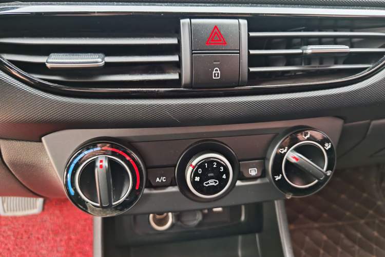 Used Hyundai Celesta 2020 1.6L Automatic GL Enjoyable Edition Interior 5