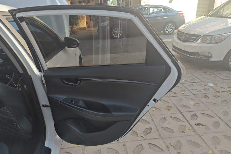 Used Hyundai Celesta 2020 1.6L Automatic GL Enjoyable Edition Interior 6