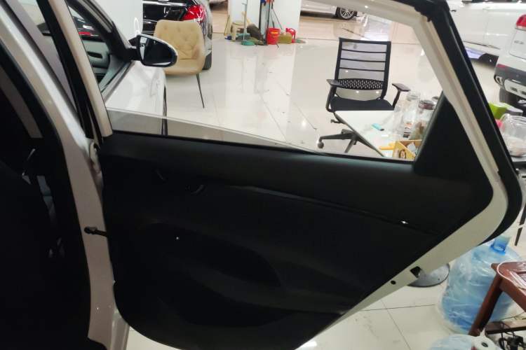 Used Hyundai Celesta 2020 1.6L Automatic GL Enjoyable Edition Interior 6