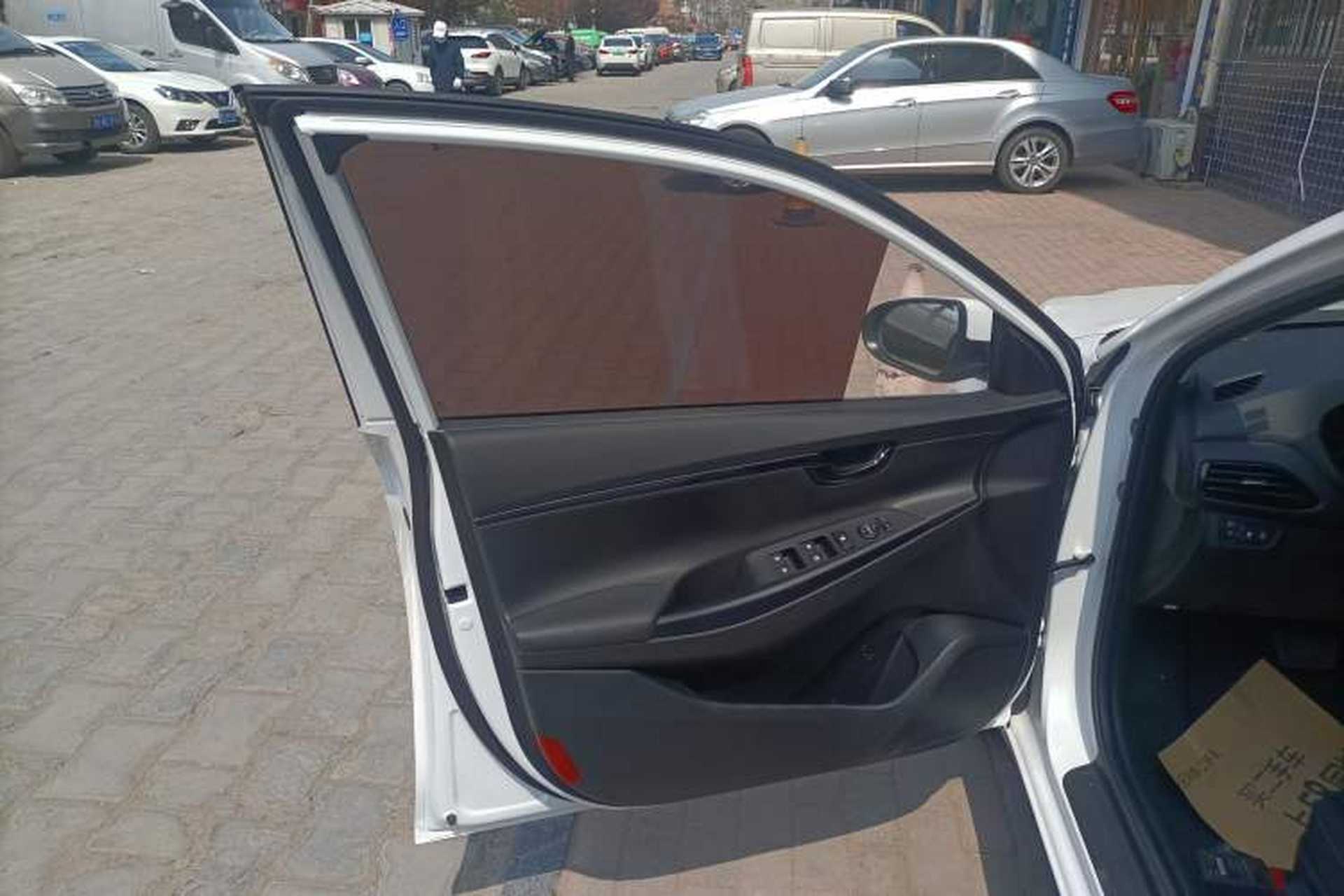 Used Hyundai Celesta 2020 1.6L Automatic GL Enjoyable Edition Interior 7