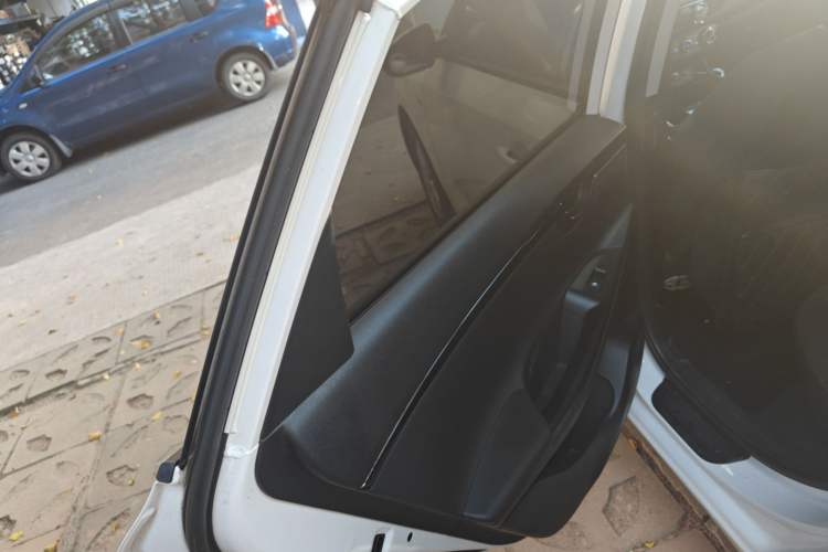 Used Hyundai Celesta 2020 1.6L Automatic GL Enjoyable Edition Interior 8