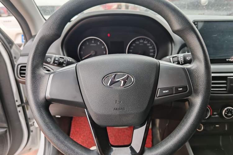 Used Hyundai Celesta 2020 1.6L Automatic GL Enjoyable Edition Interior 8