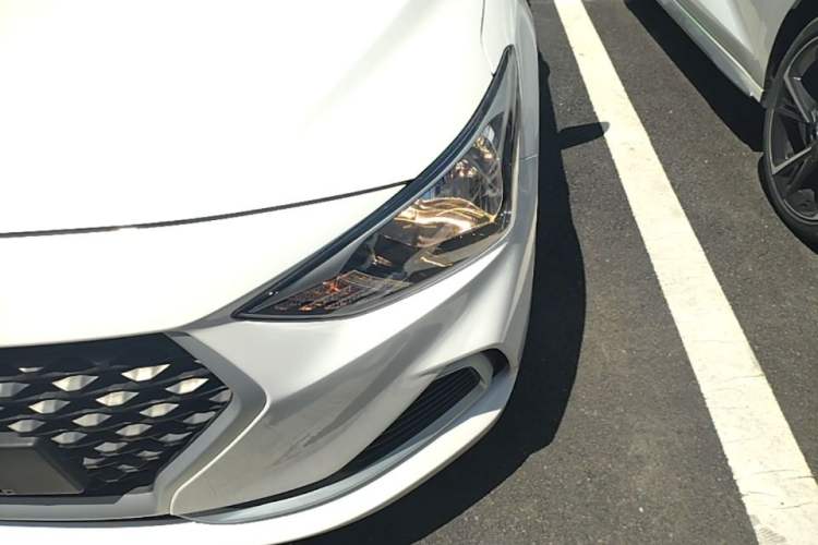 Used Hyundai Celesta 2020 1.6L Automatic GL Enjoyable Edition Left Front Headlight