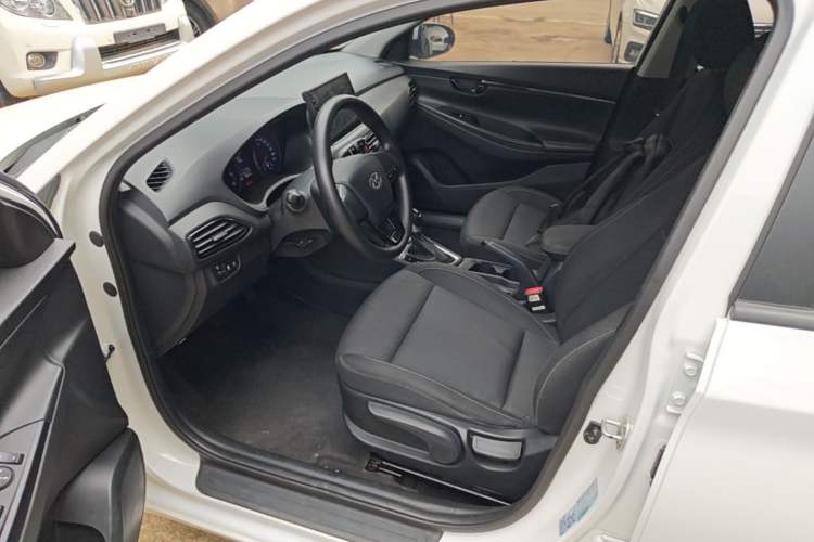 Used Hyundai Celesta 2020 1.6L Automatic GL Enjoyable Edition Left Front Seat