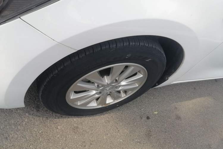 Used Hyundai Celesta 2020 1.6L Automatic GL Enjoyable Edition Left Front Wheel Hub