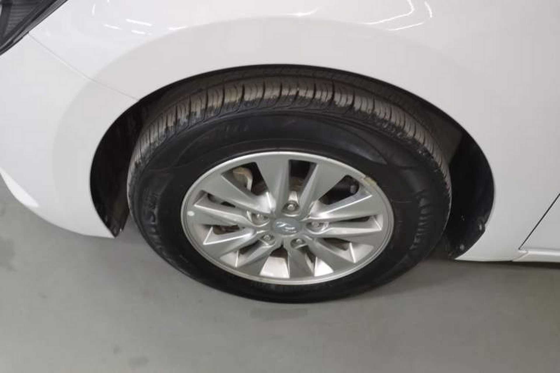 Used Hyundai Celesta 2020 1.6L Automatic GL Enjoyable Edition Left Front Wheel Hub