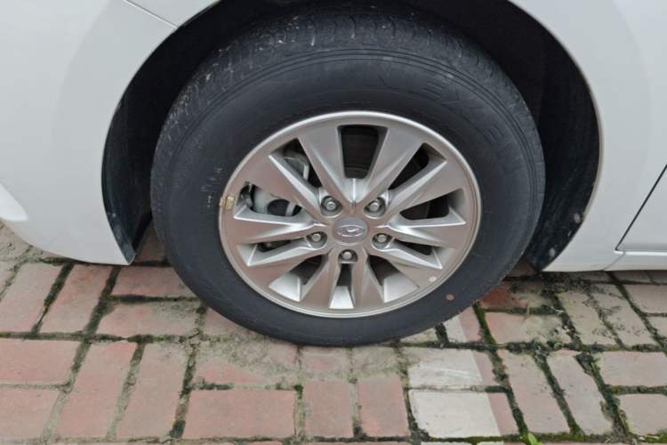 Used Hyundai Celesta 2020 1.6L Automatic GL Enjoyable Edition Left Front Wheel Hub