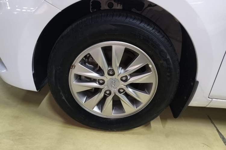 Used Hyundai Celesta 2020 1.6L Automatic GL Enjoyable Edition Left Front Wheel Hub